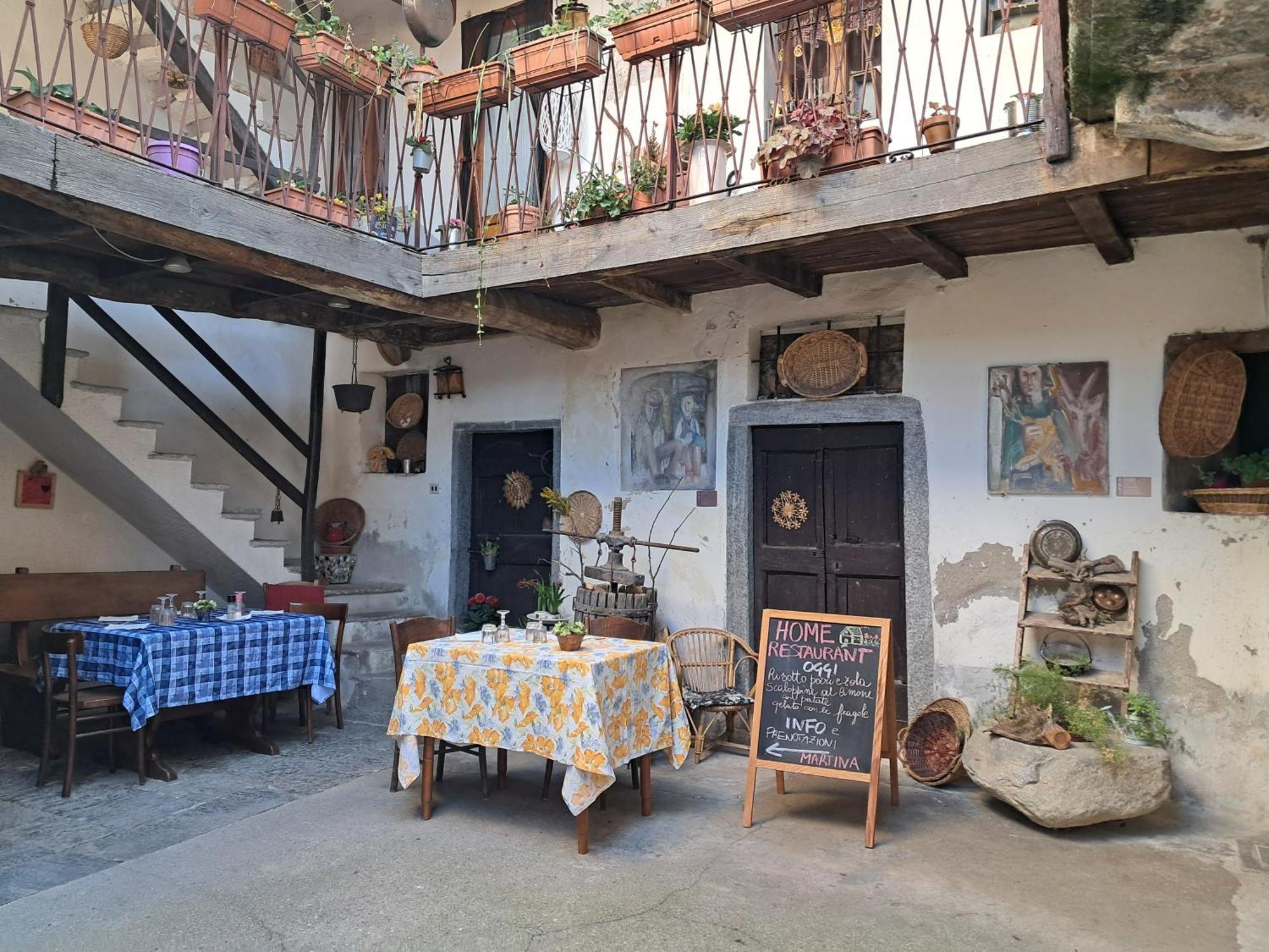 La Corte Del Poeta Arcumeggia Exterior photo